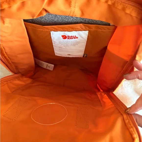 Fjallraven Kånken Bright Orange Backpack - Picture 4 of 4